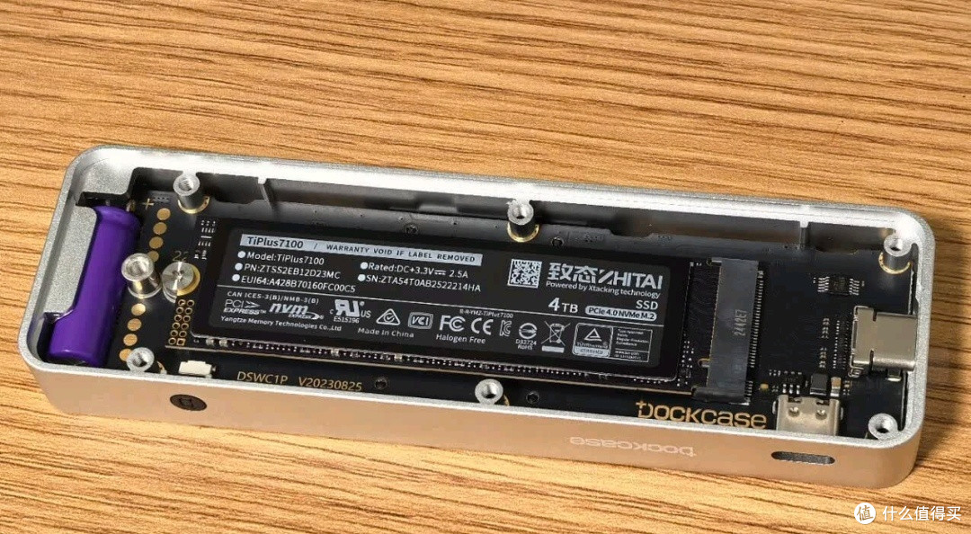 iPhone扩容神器,颜值与速度兼备