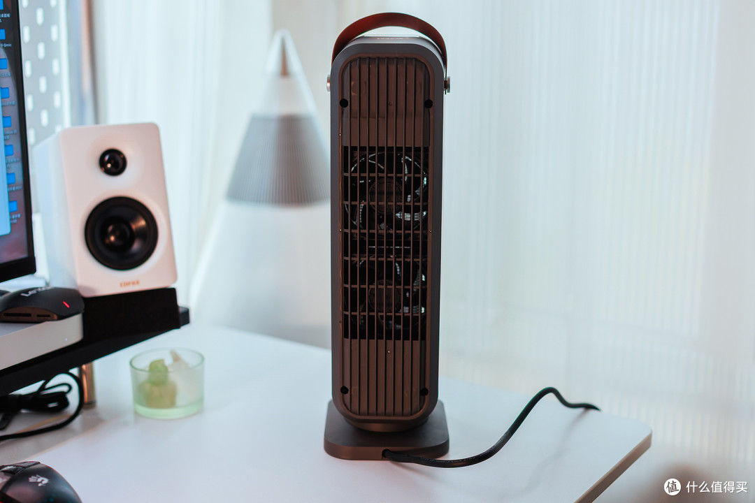 告别冻手冻脚——西圣Warm X立式暖风机：2秒即热，体验太顶！