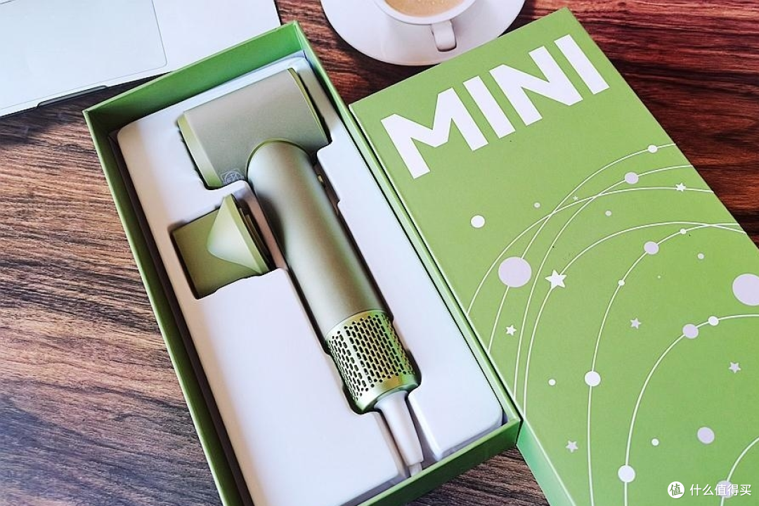 DOCO高速吹风机Mini:设计精巧