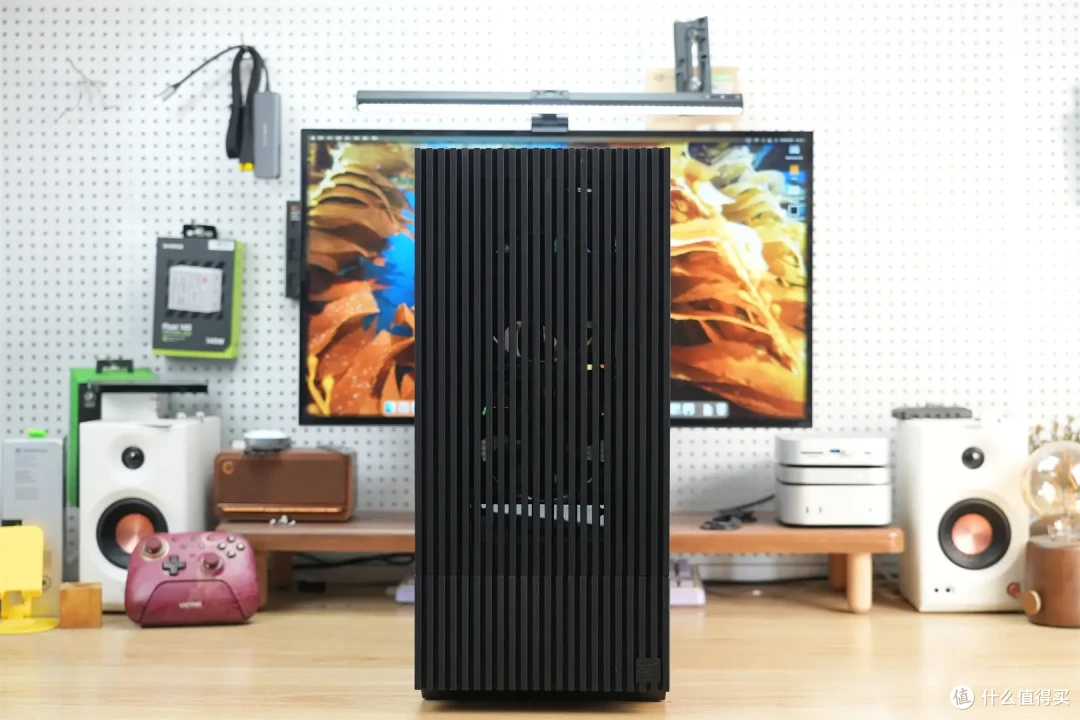 ZALMAN思民Z10 DS机箱：15.6英寸大屏，重新定义机箱交互新体验