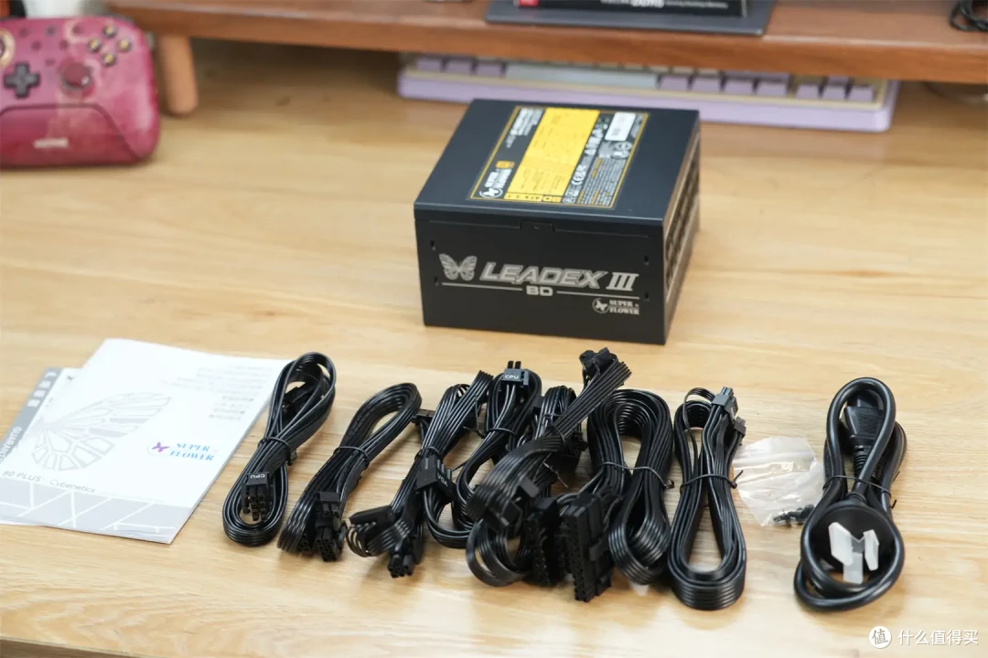 ZALMAN思民Z10 DS机箱：15.6英寸大屏，重新定义机箱交互新体验