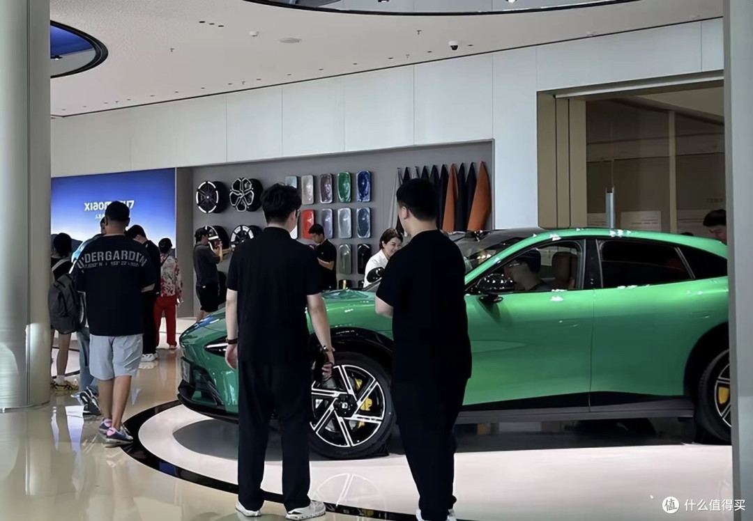 33662辆,小米暴打特斯拉,YU7反超Model Y,舆论风波没伤到雷军