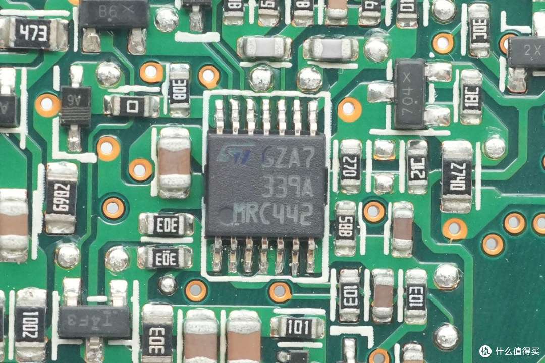 PFC+LLC+同步整流架构设计，台达550W碳化硅服务器电源拆解