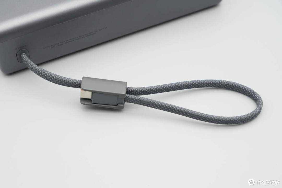 120W+45W同时快充,小米新款165W自带线充电宝拆解