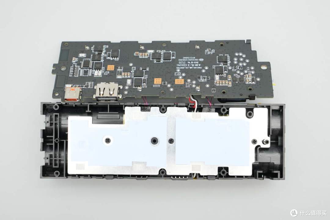 120W+45W同时快充,小米新款165W自带线充电宝拆解