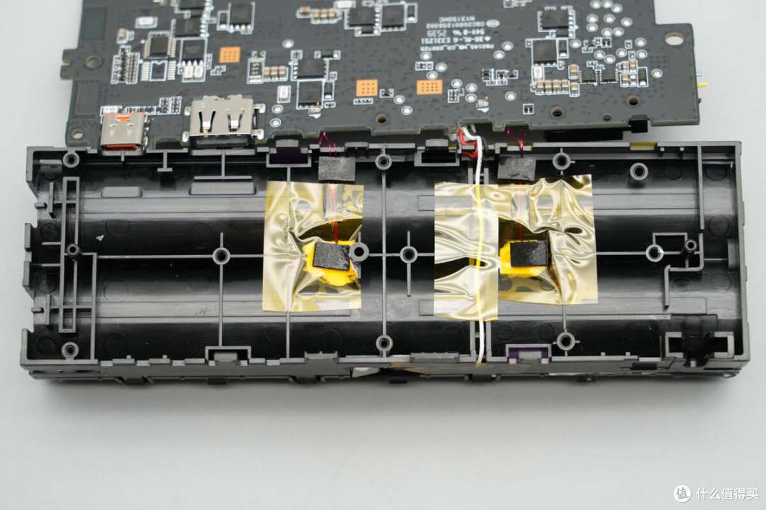 120W+45W同时快充,小米新款165W自带线充电宝拆解
