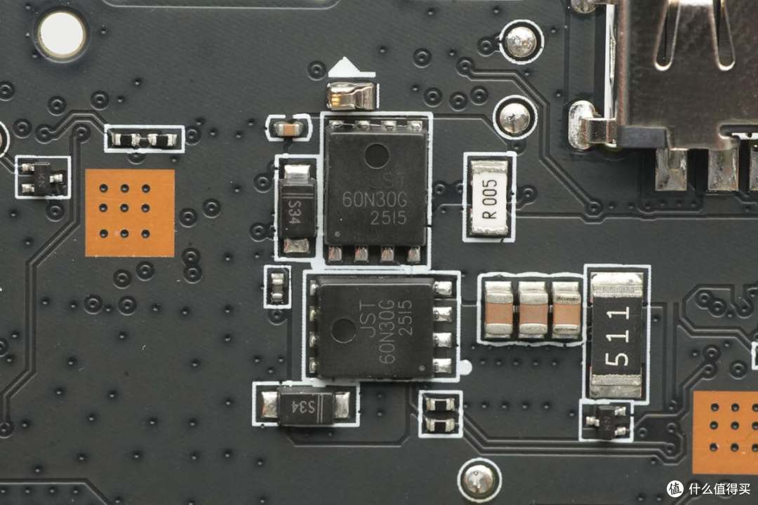 120W+45W同时快充,小米新款165W自带线充电宝拆解