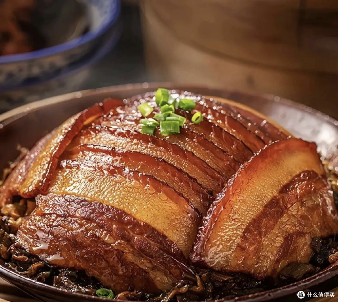 梅菜扣肉：一碗咸香里的外婆情