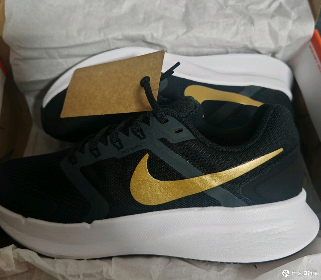 Nike Run Swift 3:缓震与支撑兼备