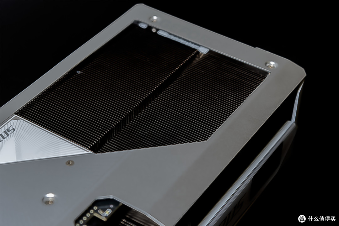 玩转4K高刷——技嘉超级冰雕RTX5080