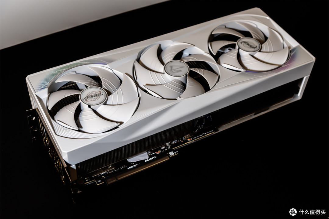 玩转4K高刷——技嘉超级冰雕RTX5080
