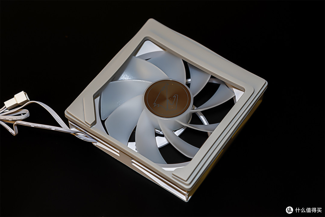 玩转4K高刷——技嘉超级冰雕RTX5080