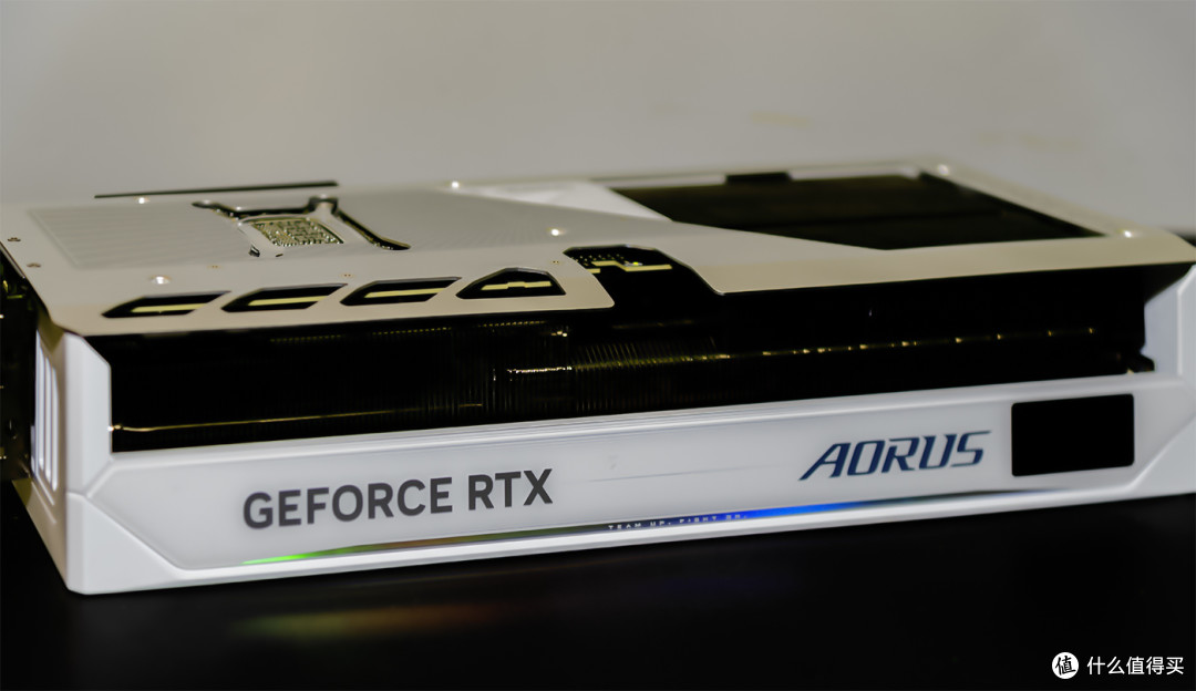 玩转4K高刷——技嘉超级冰雕RTX5080