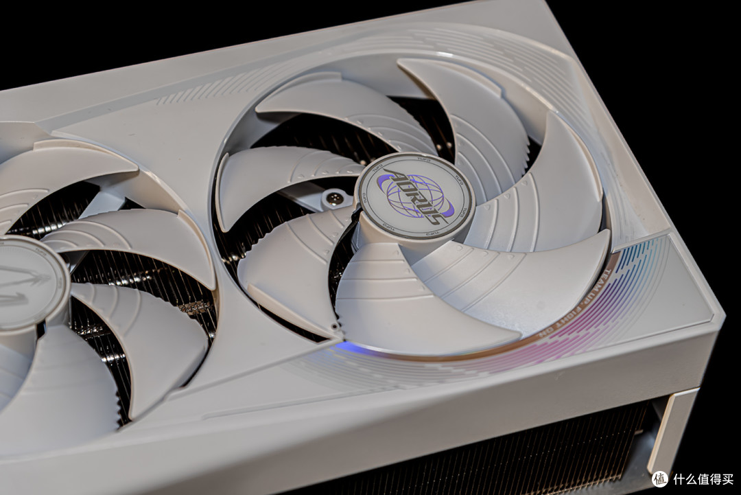 玩转4K高刷——技嘉超级冰雕RTX5080