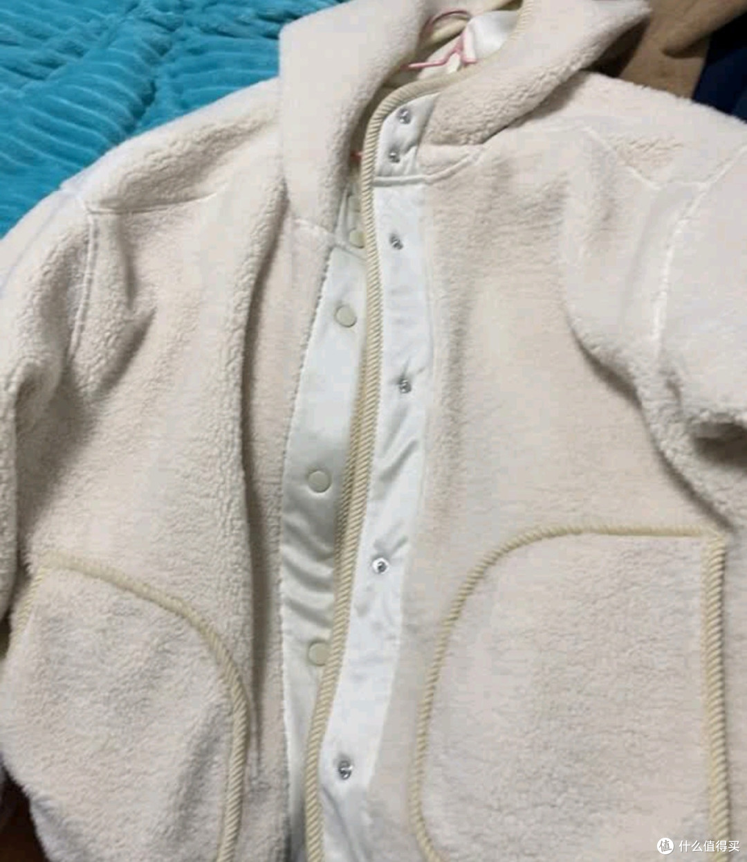 唐狮2024连帽拼接外套，深乳白秋冬高级感