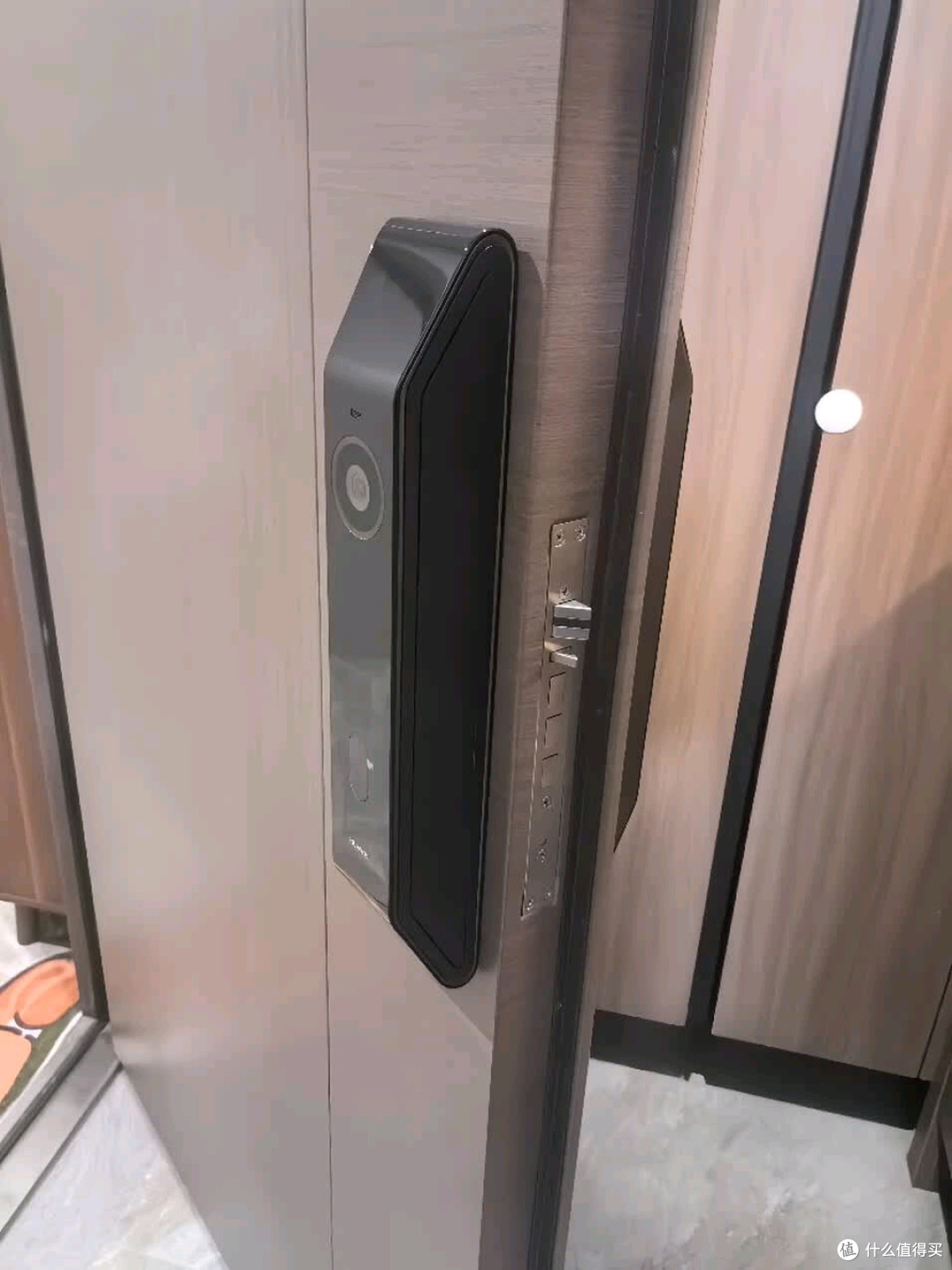 华为智能门锁2悦享版解锁金融级安全与鸿蒙生态便利