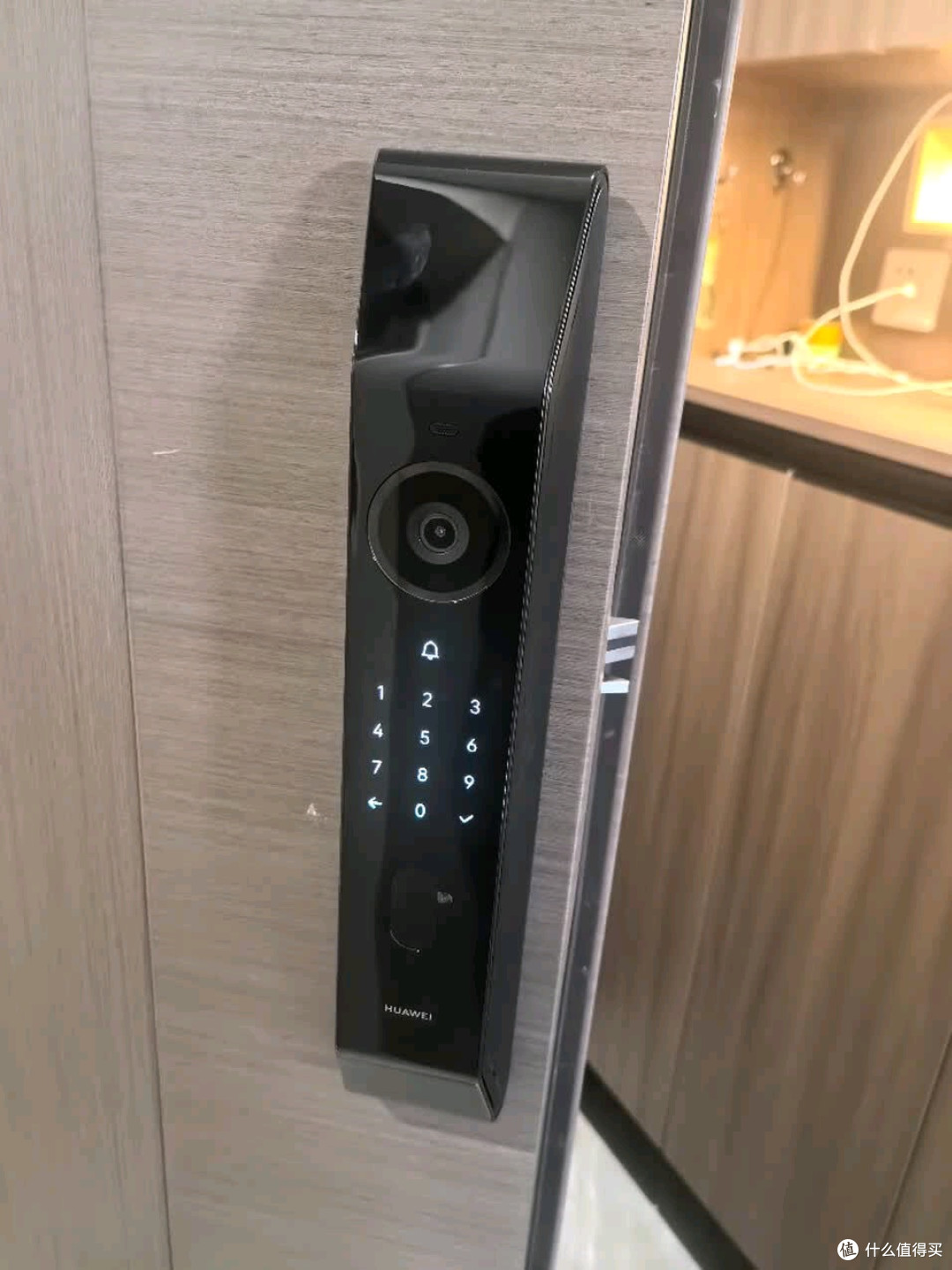 华为智能门锁2悦享版解锁金融级安全与鸿蒙生态便利