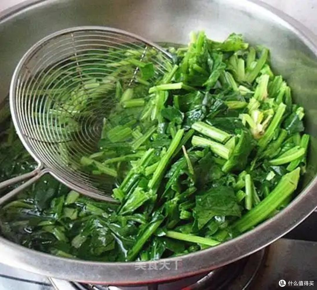 芹菜干是直接晒干还是焯水?哪个更好?