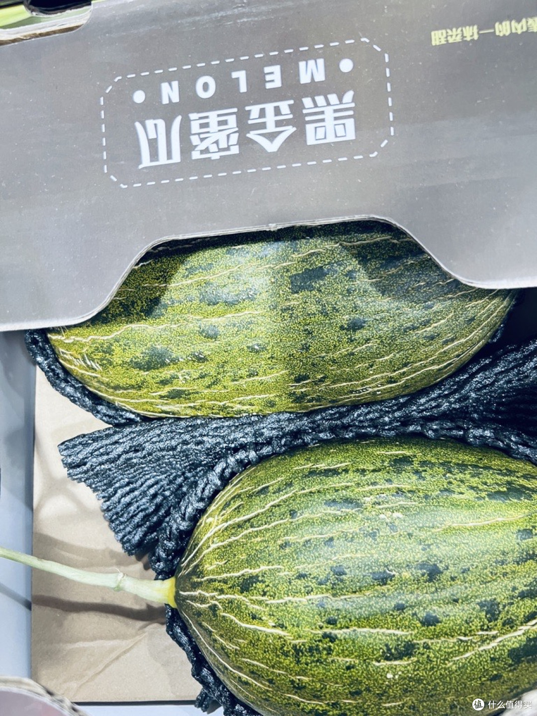 黑金蜜瓜,瓜如其名的甜蜜暴击,一口沦陷的 “黑金级” 吃瓜体验