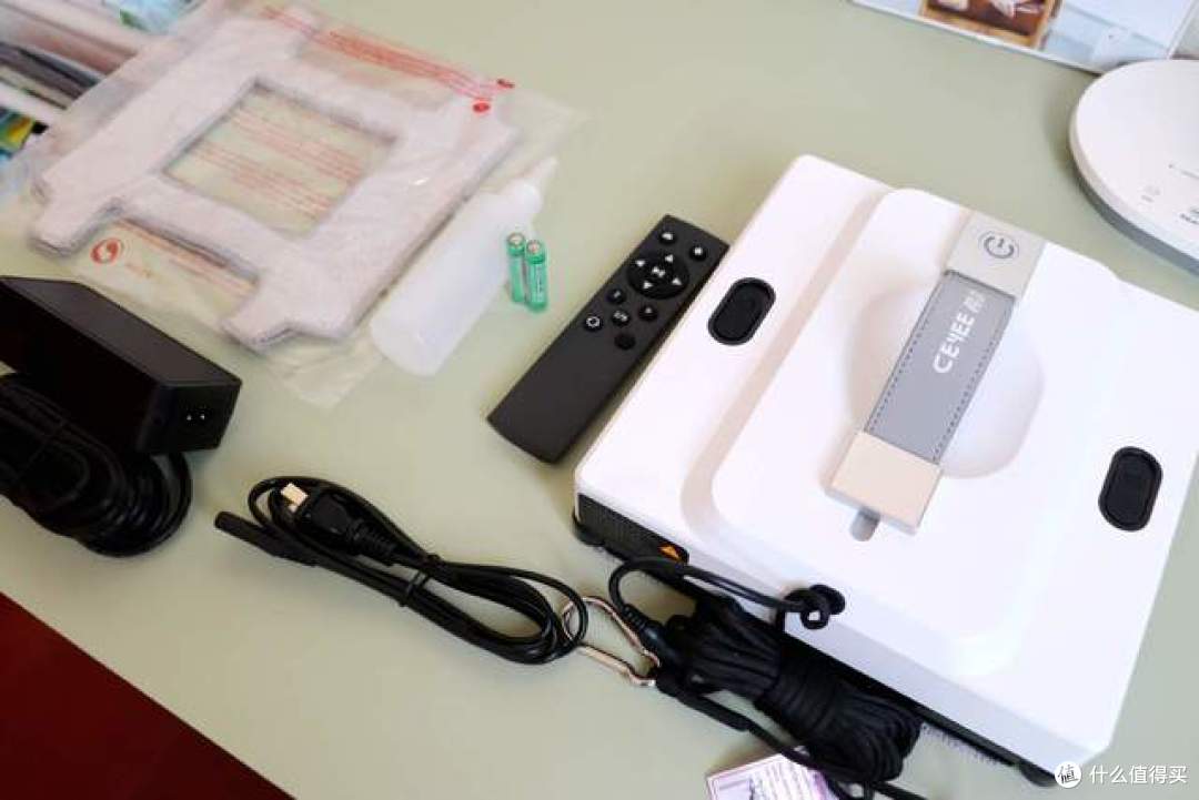 告别危险和麻烦！希亦 W1擦窗机器人评测，效果超乎想象