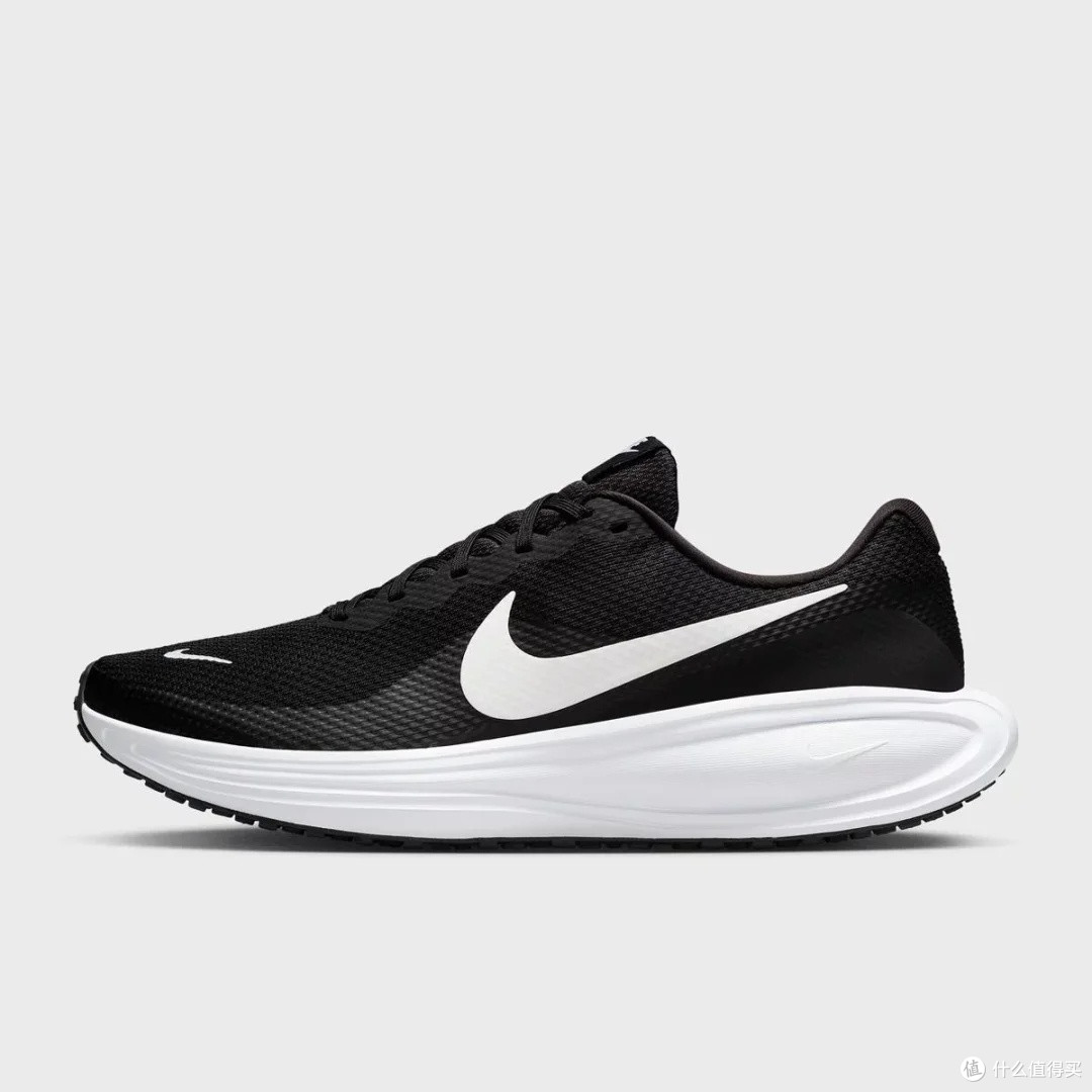 Nike REVOLUTION 8：缓震透气轻量化
