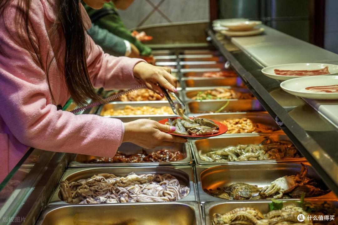 吃自助餐,这4种食物允许带走,很多人还不知道,下次再去别忘了