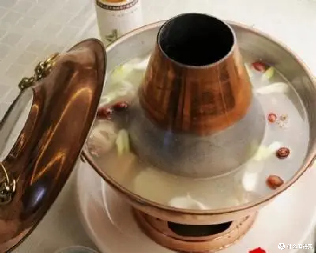 铜锅炭火沸,羊肉暖京城——北京铜锅涮肉的百年滋味与烟火传承