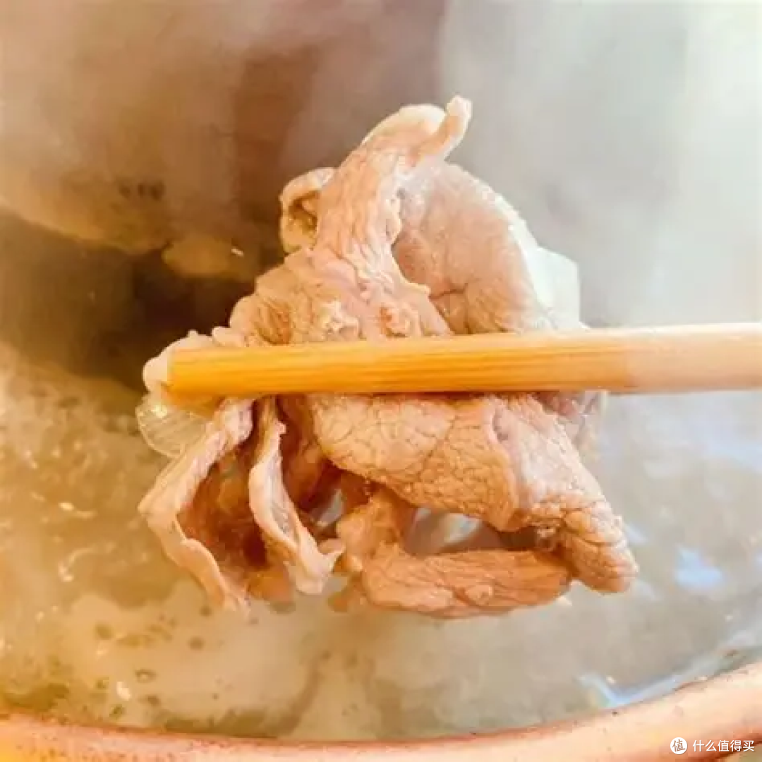 铜锅炭火沸,羊肉暖京城——北京铜锅涮肉的百年滋味与烟火传承