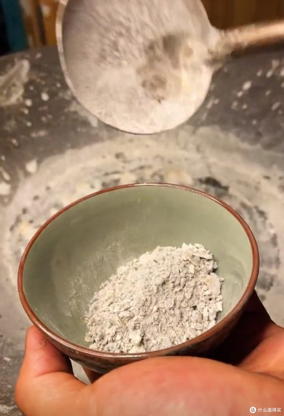 荒野求生,如何获取到天然盐?三种途径,都是生存必备技能