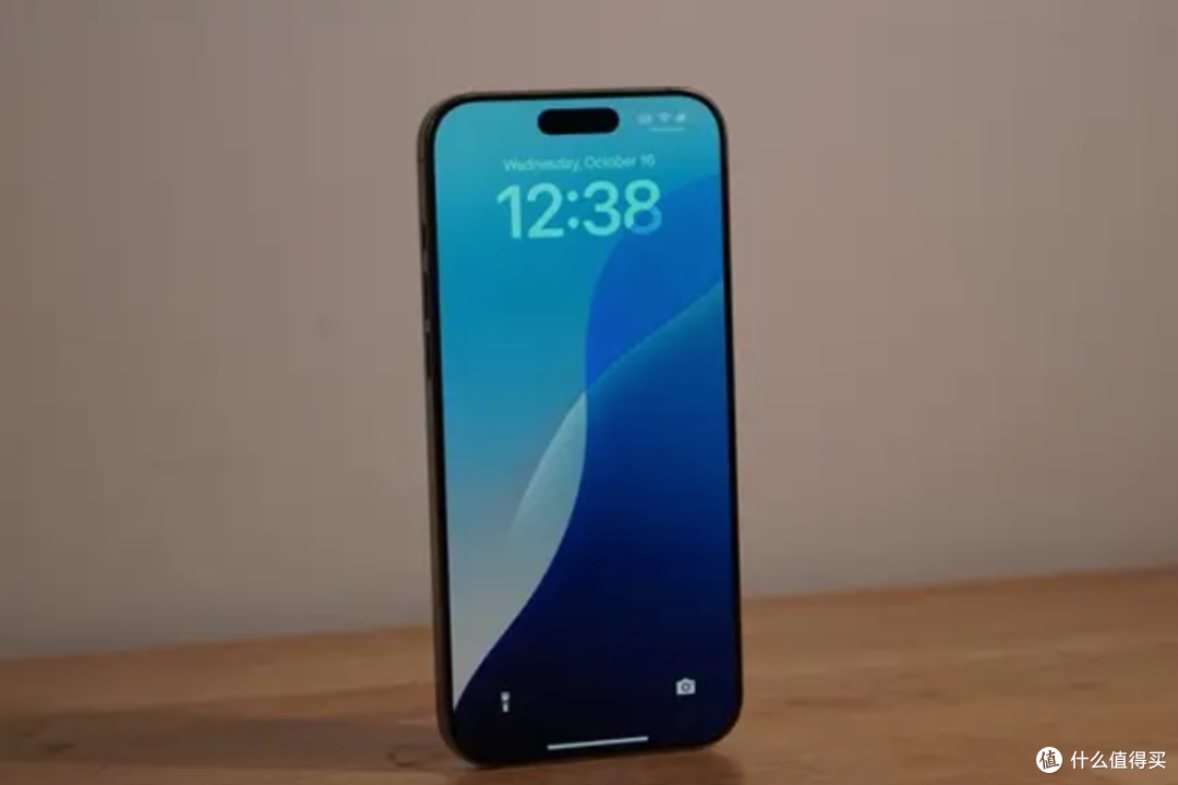 iPhone 18前摄飙升到2400万,这次苹果学会了看人下菜碟了!