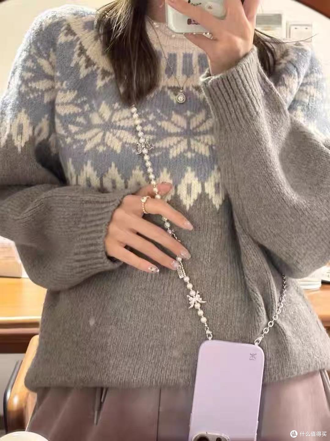 自带高级感!PYNANA 翡娜娜珠饰手机链,斜跨背出时尚仪式感