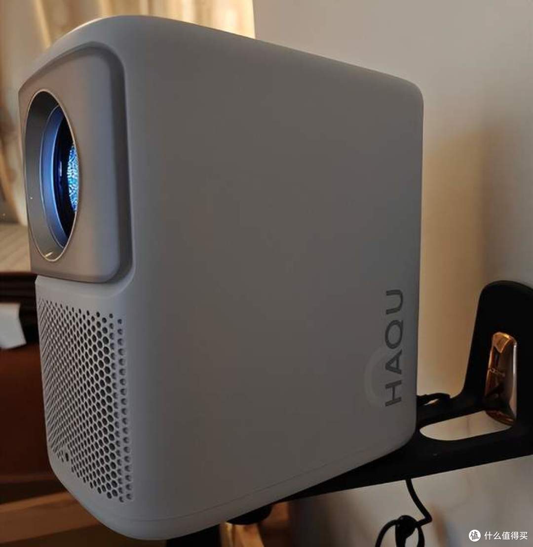 千元投影天花板!哈趣 K2 Pro 评测:平替电视的优选