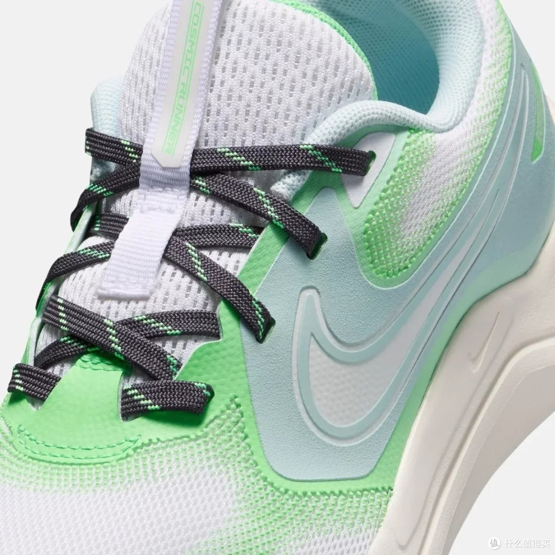 Nike COSMIC RUNNER (GS) 轻便缓震中大童跑步鞋