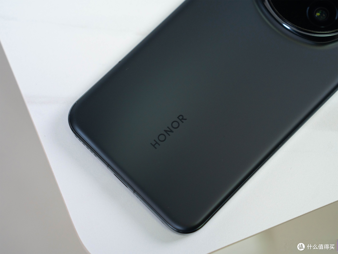 荣耀清仓直降2061元！16GB+512GB顶配+2亿像素，IP69防水闭眼冲