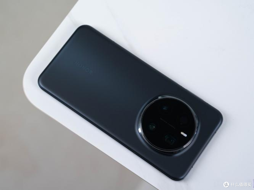 荣耀清仓直降2061元！16GB+512GB顶配+2亿像素，IP69防水闭眼冲