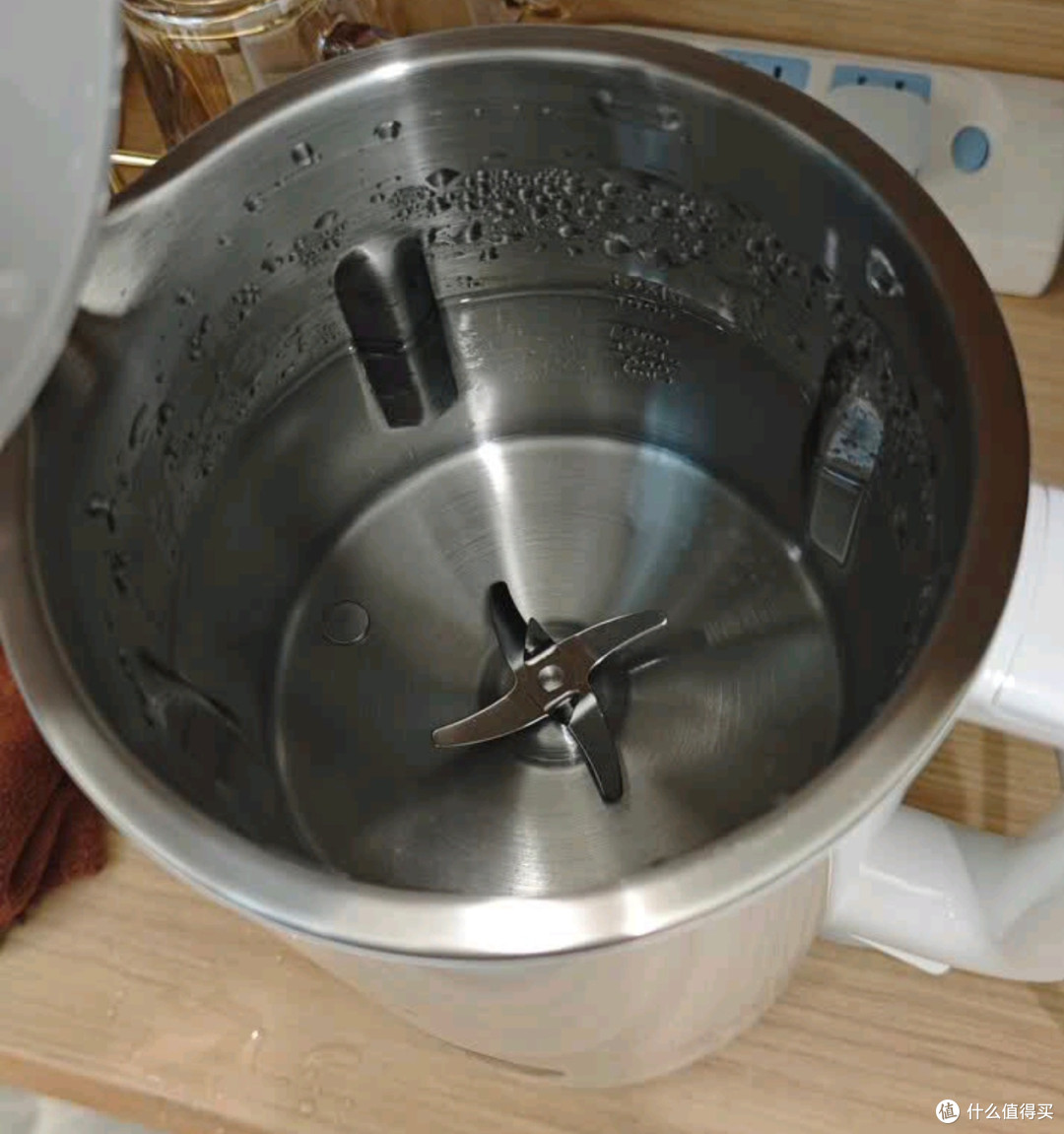 米家豆浆机:1L容量免手洗