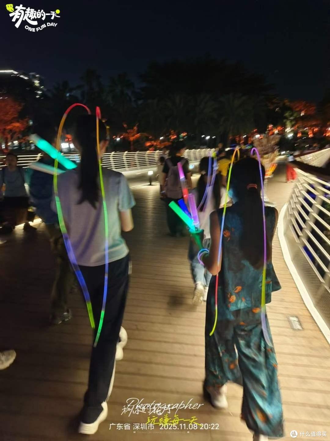 深圳夜徒新玩法｜百人荧光战队把宝安的夜 “玩出花”！