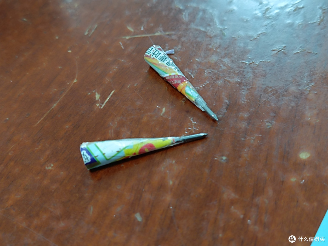 例无虚发,旧吨吨桶吸管下岗再就业:拿它做了杆能扎纸箱的吹箭