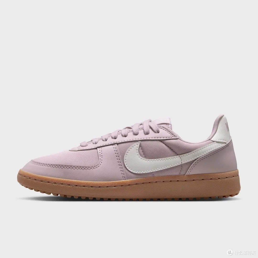 Nike女子运动鞋:舒适与时尚兼备