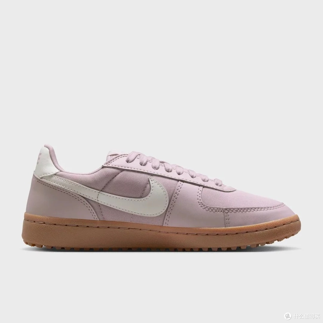 Nike女子运动鞋:舒适与时尚兼备