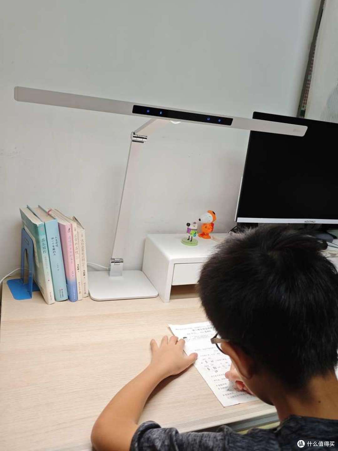光线绵柔,隐形防眩更护眼,亲测好用的德普 Pro Plus护眼灯