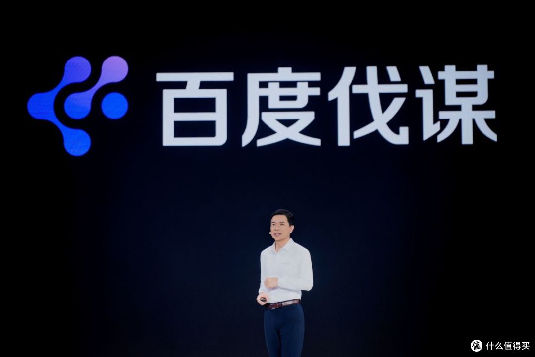 硬刚GPT-5!百度文心5.0发布,李彦宏亮出“原生”王牌