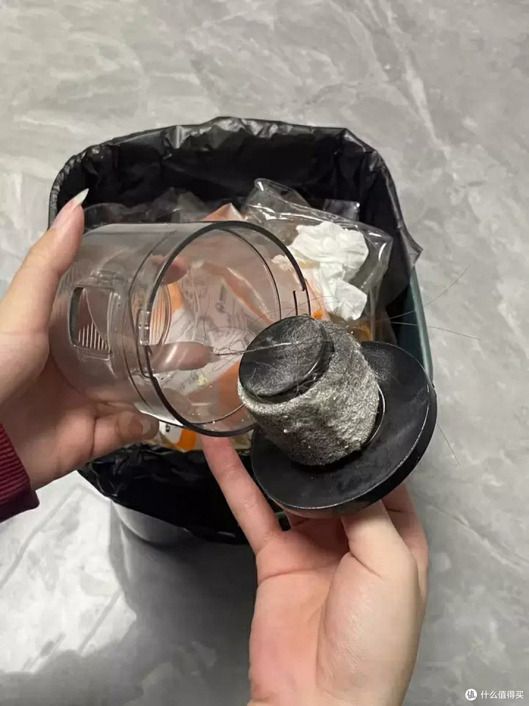 奥克斯吸尘器:防缠绕设计高效清洁