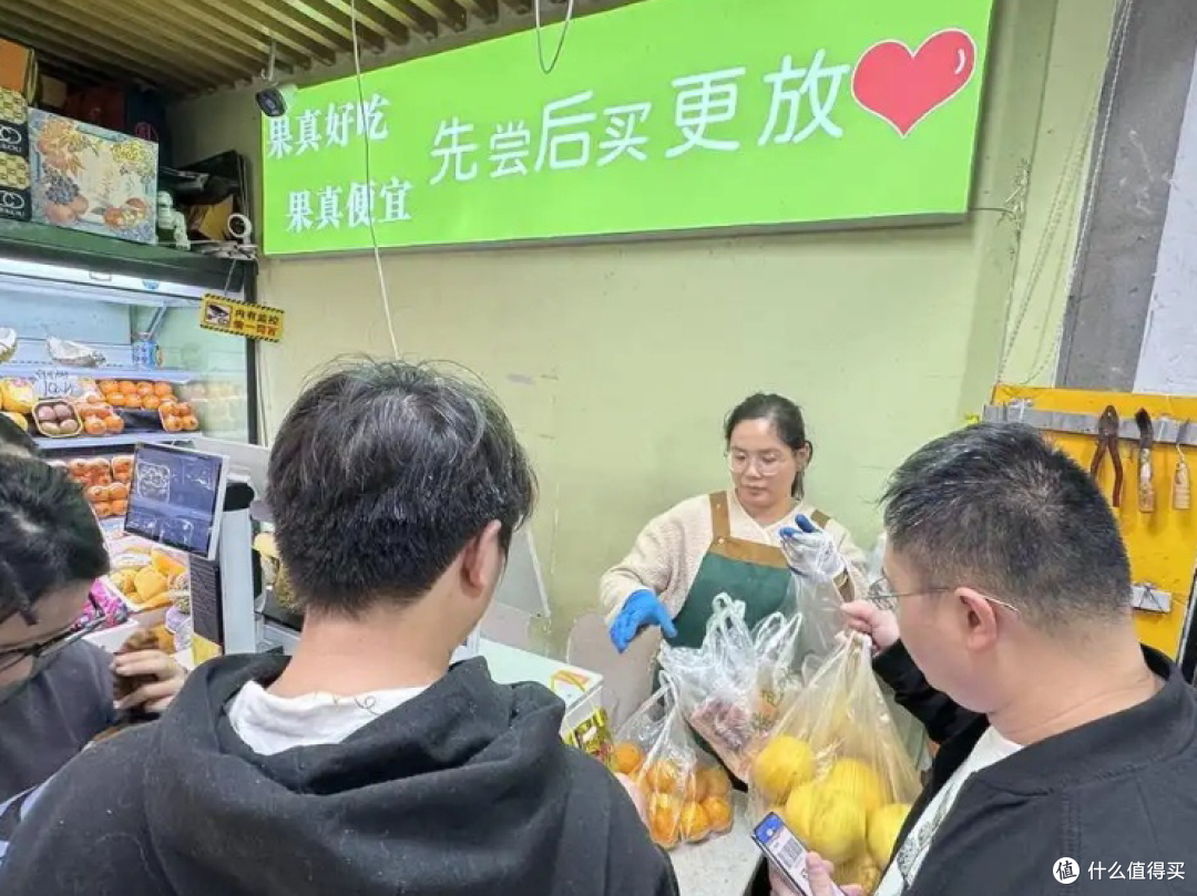 忙碌中的老板娘