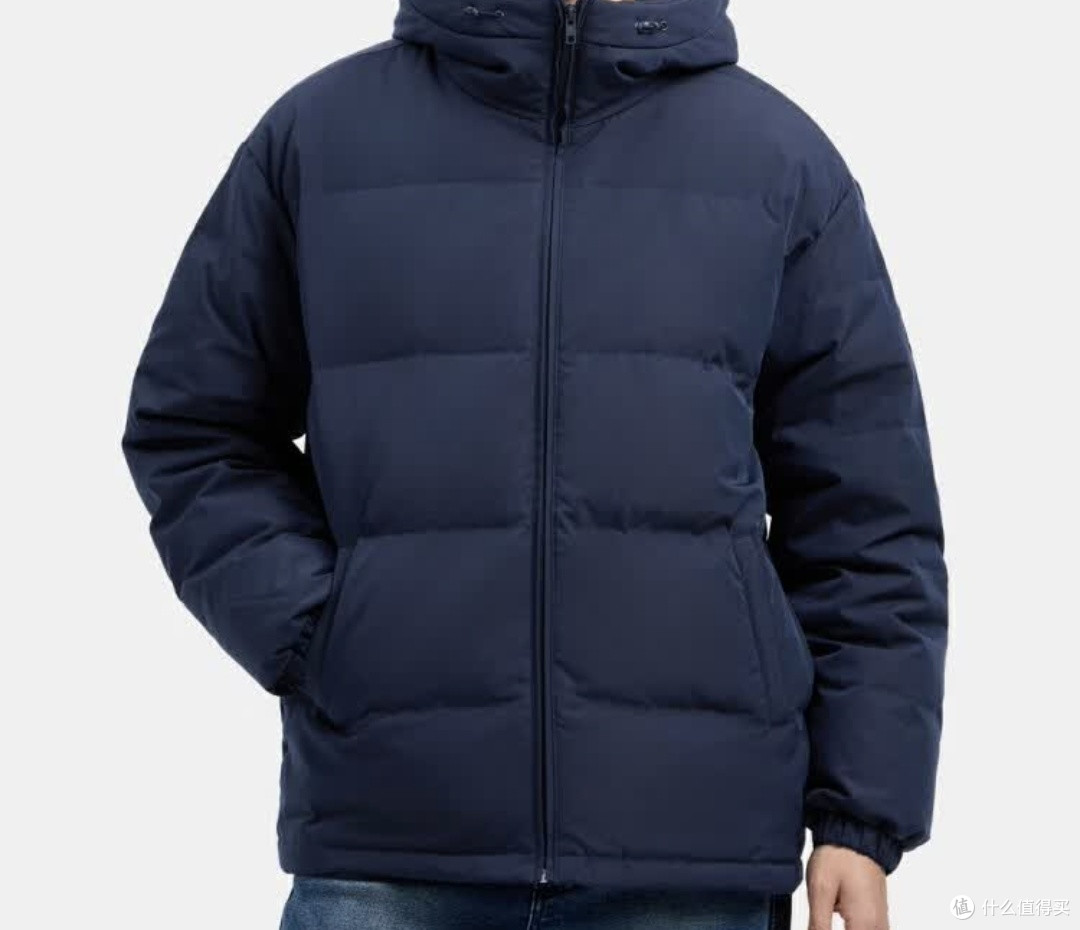 盖璞男装徽章logo抽绳立领连帽羽绒服：秋冬轻暖潮搭必备

 