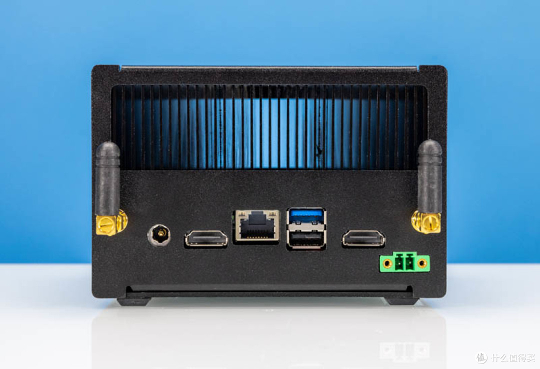 英特尔 NUC 12 Pro “华尔街峡谷” 评测(带风扇和无风扇版)