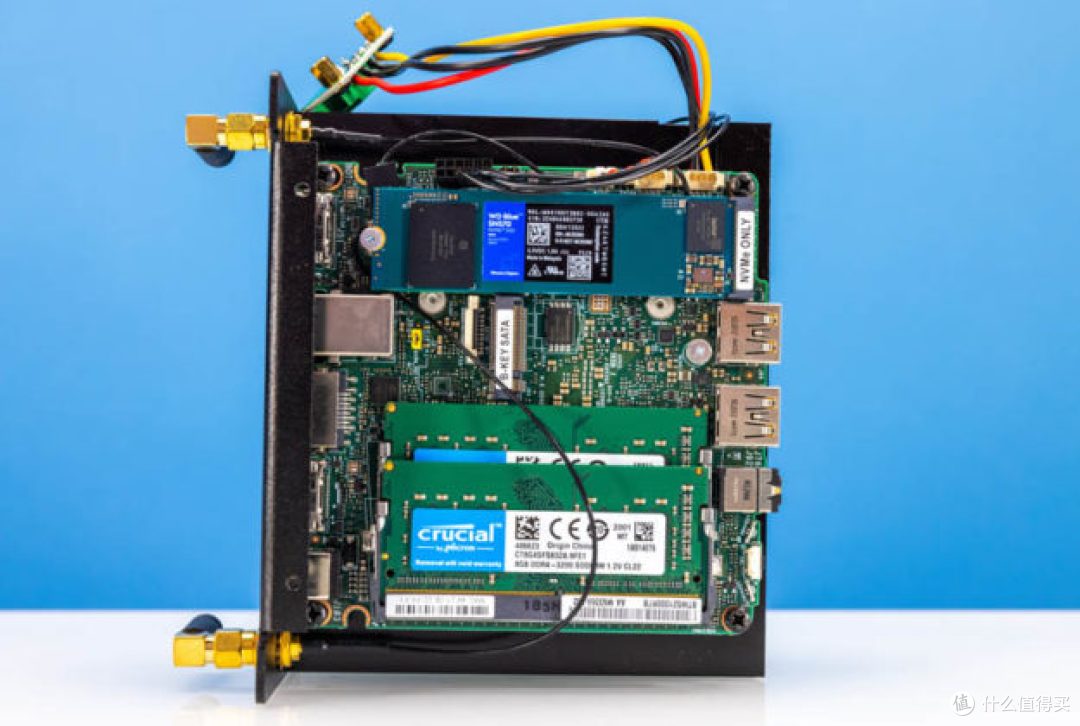 英特尔 NUC 12 Pro “华尔街峡谷” 评测(带风扇和无风扇版)