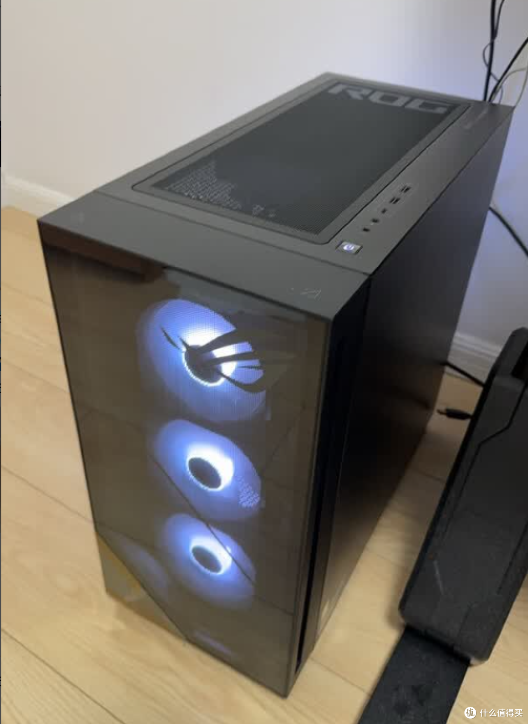 酷睿 Ultra 坐镇!ROG 魔霸 9X:科研党万元级闭眼冲的 3A 主机