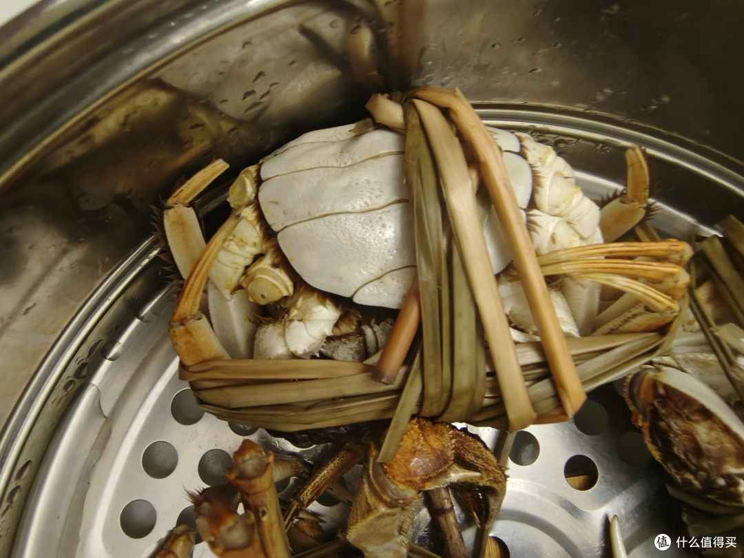 品尝云南石屏异龙湖的大闸蟹