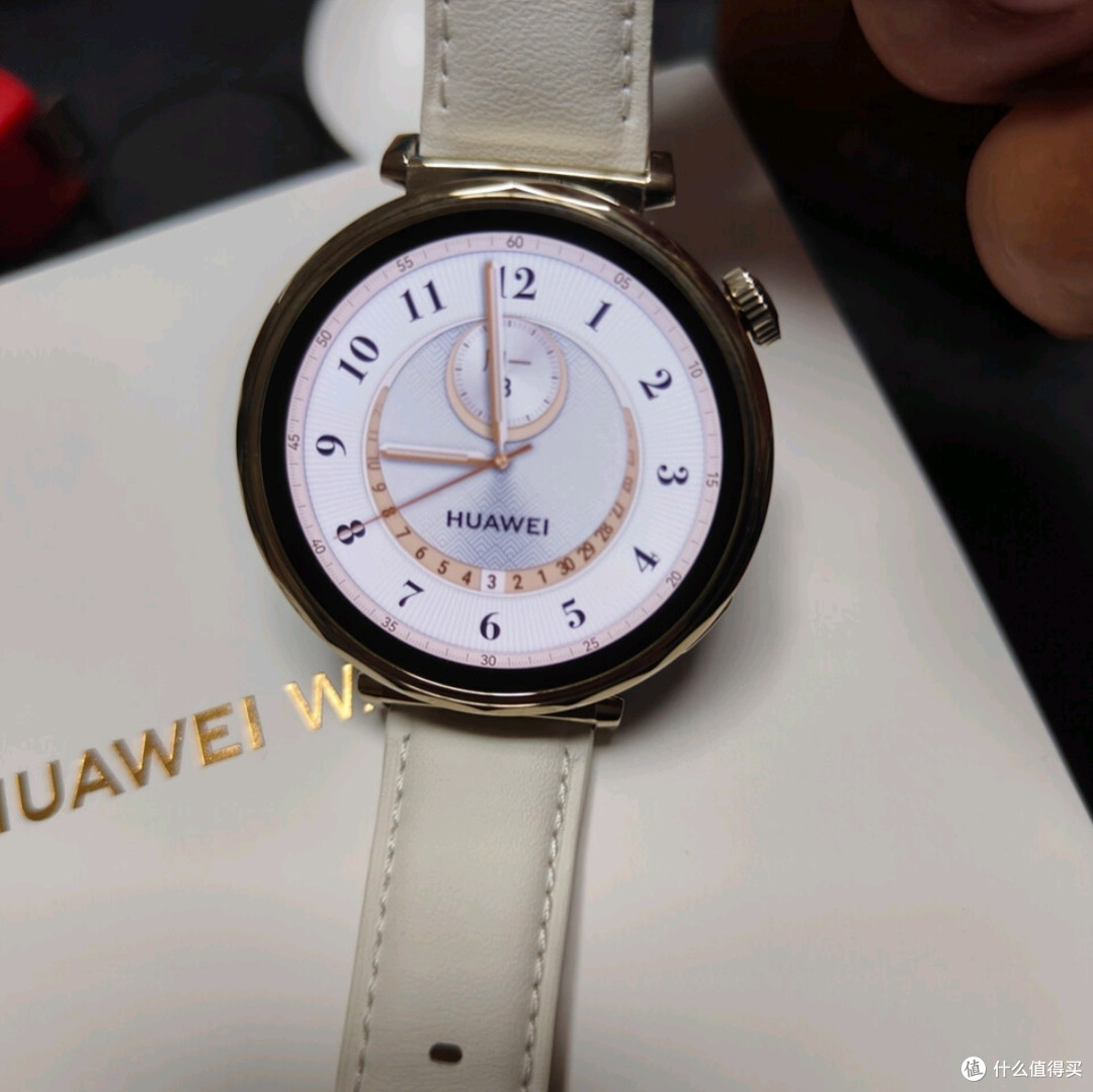 HUAWEI WATCH GT 5珍珠白:玄玑感知系统开启情绪健康管理新纪元